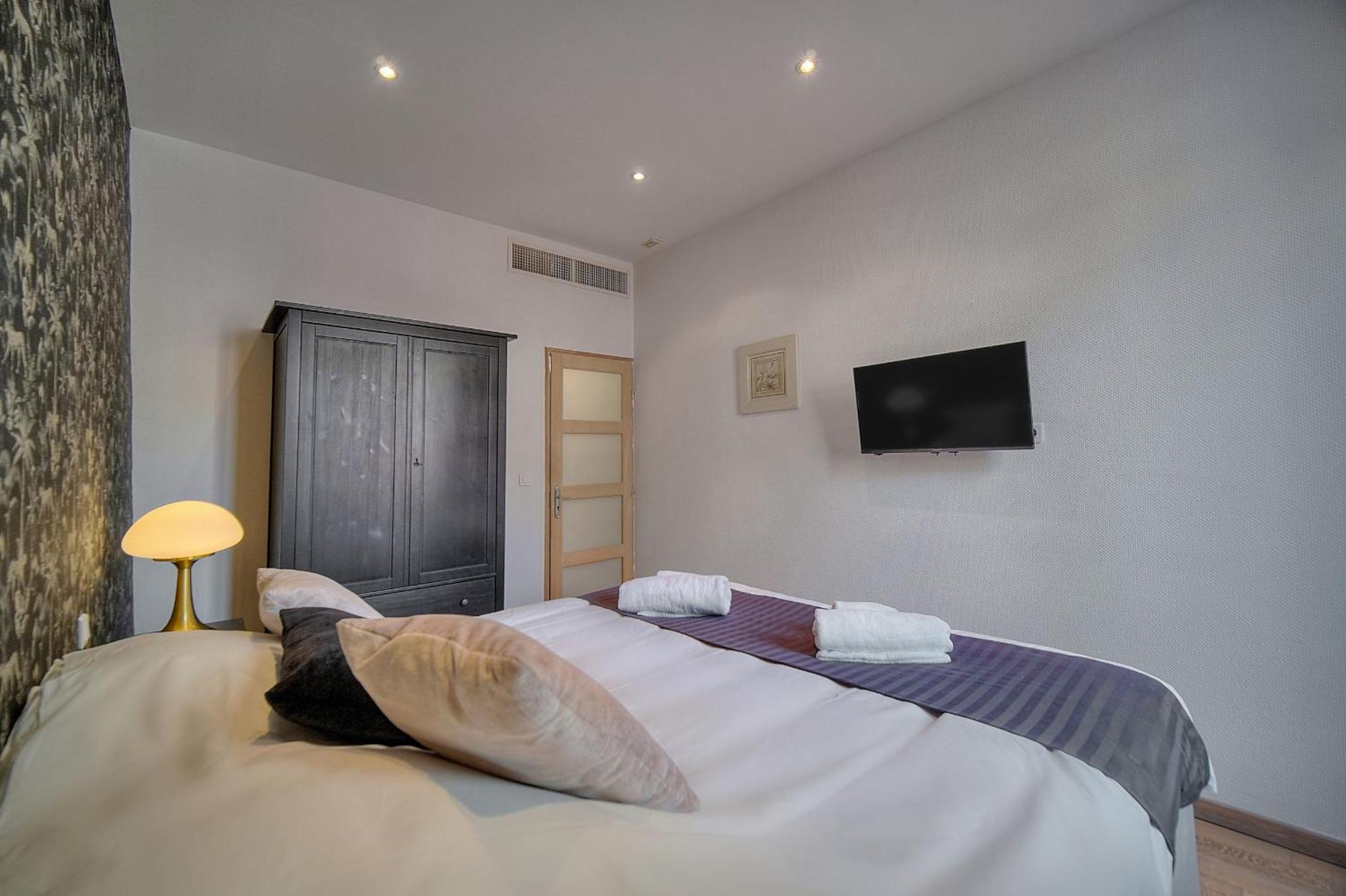 Moderne 3 Pieces Idealement Situe Centre De Cannes L! A2B22 Exterior photo